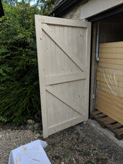 Outbuilding Painting in Clanfield Thumbnail photo for Outbuilding Painting in Clanfield which expands to full size when selected