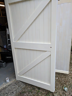 Outbuilding Painting in Clanfield Thumbnail photo for Outbuilding Painting in Clanfield which expands to full size when selected